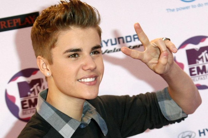 Justino Bieberio seneliai pateko į avariją