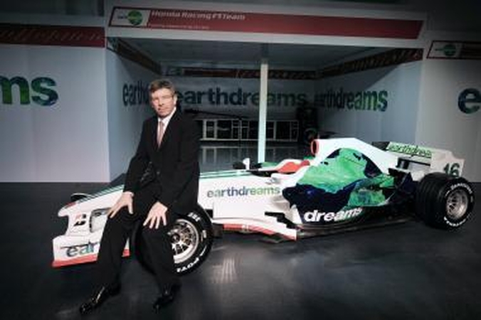 „Honda Racing“ mirė. Tegyvuoja „Brawn GP“