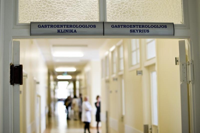 Klinikų skandalo atgarsiai: pacientės vyras sako niekam kyšio nedavęs