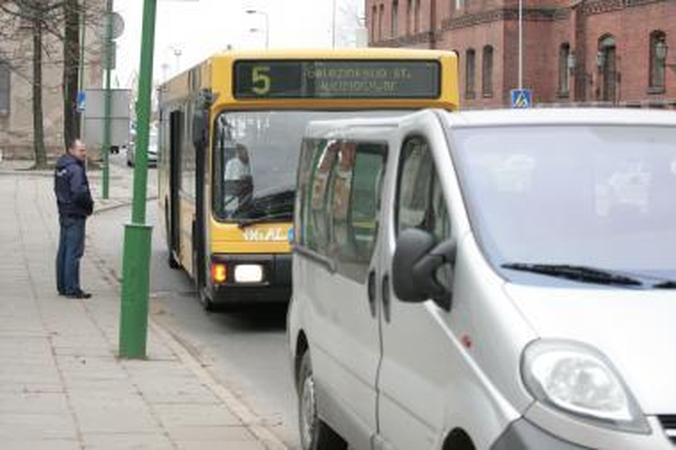 Mažėjant keleivių - keičiasi autobusų grafikai