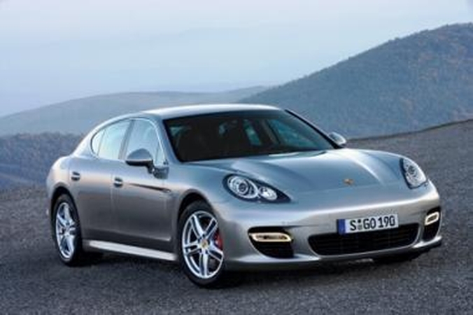 Dyzelinė „Porsche Panamera“