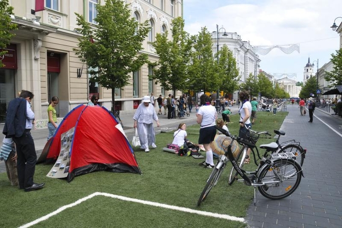 Gedimino prospektas tapo žaliąja poilsio zona 