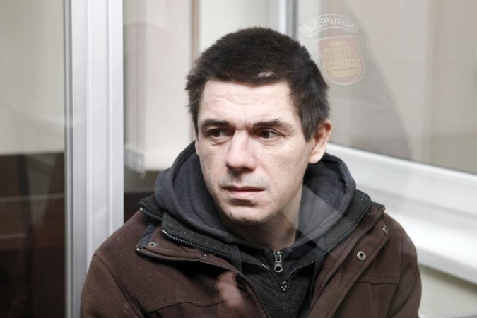 Mėsos       kapokliu – prieš savo dukrą   